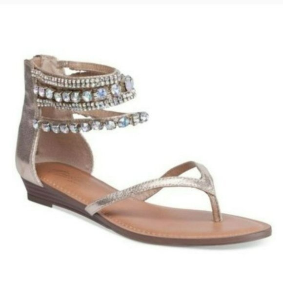 Thalia Sodi Shoes - Thalia Sodi Bling Flat Sandals -6.5